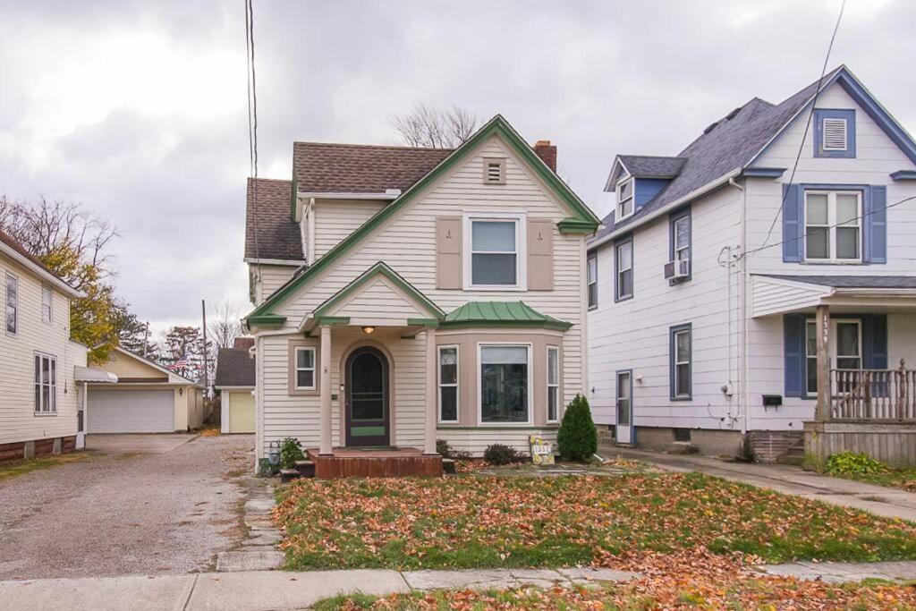 Lakeside Home In Lorain المظهر الخارجي الصورة