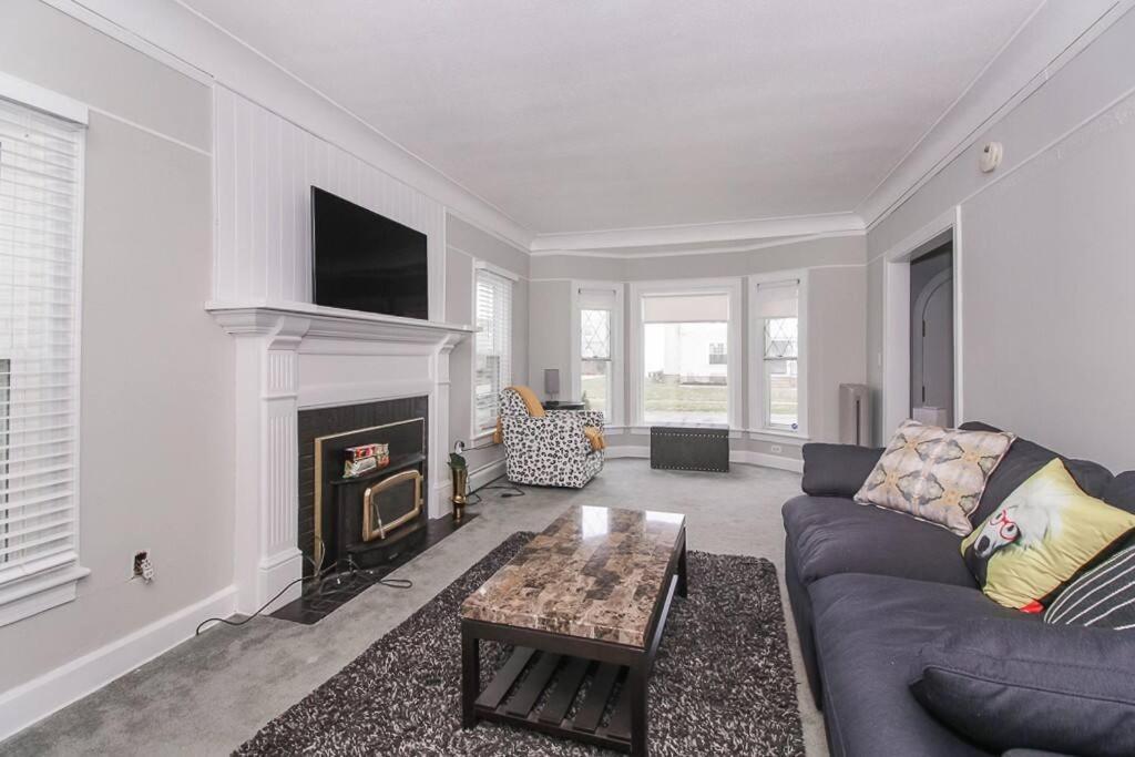Lakeside Home In Lorain المظهر الخارجي الصورة